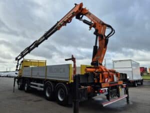 VOLVO FMX 460 PLATEAU + GRUE