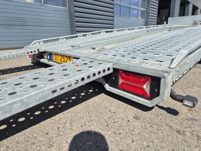 BRIAN JAMES REMORQUE TTRANSPORTER PORTE VOITURE