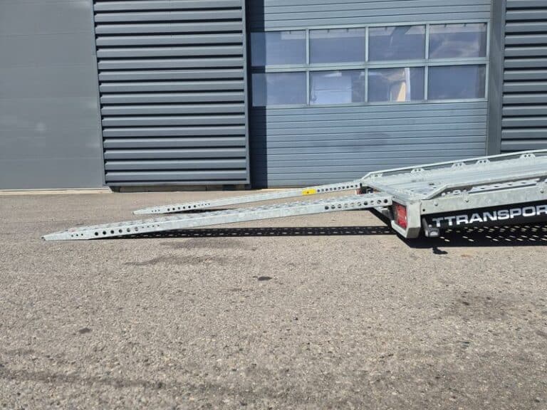 BRIAN JAMES REMORQUE TTRANSPORTER PORTE VOITURE