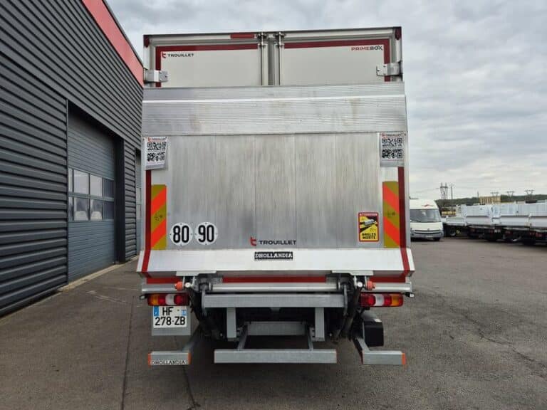 MERCEDES ATEGO 812 CAISSE + HAYON