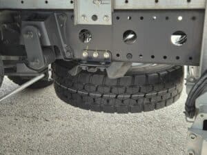 MERCEDES ATEGO 812 CAISSE + HAYON