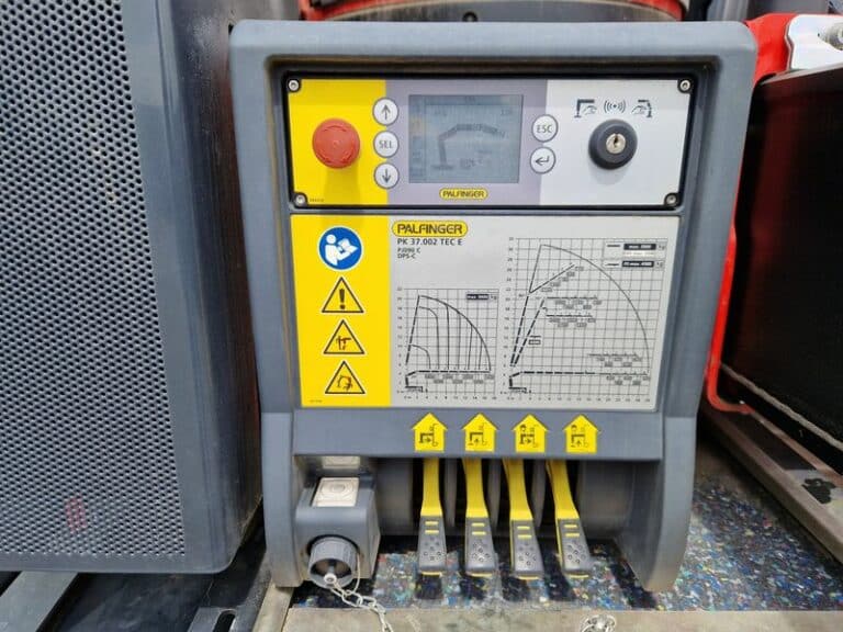 MAN TGS 33.510 + FAYMONVILLE PLATEAU RIDELLES EXTENSIBLE