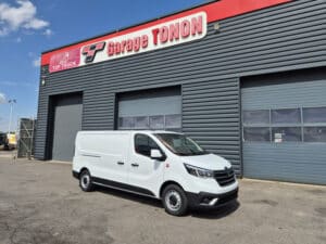 RENAULT TRAFIC L2H1 150 RED