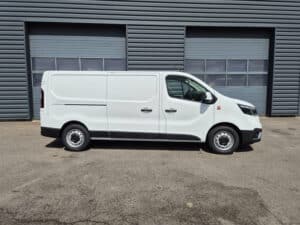 RENAULT TRAFIC L2H1 150 RED