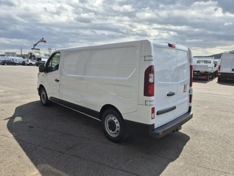 RENAULT TRAFIC L2H1 150 RED