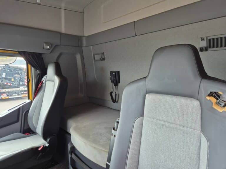 RENAULT C460