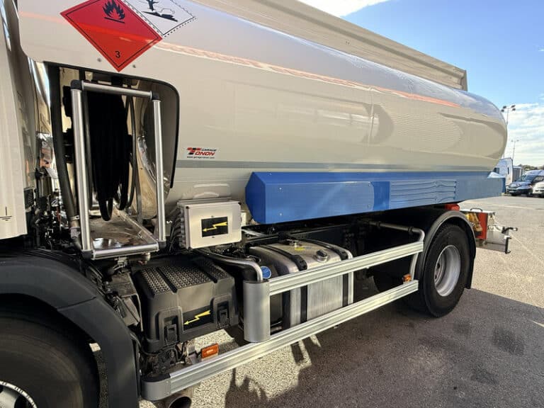 SCANIA P280 CITERNE HYDROCARBURES 14.000L