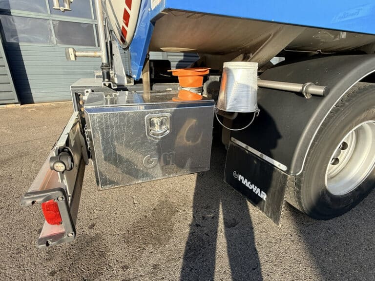 SCANIA P280 CITERNE HYDROCARBURES 14.000L
