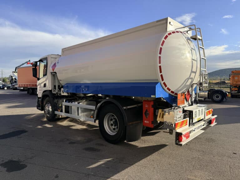 SCANIA P280 CITERNE HYDROCARBURES 14.000L