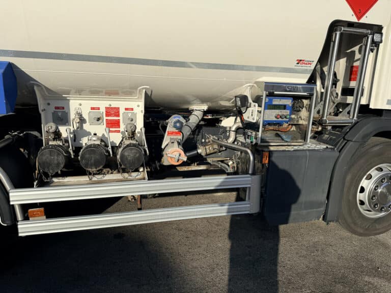 SCANIA P280 CITERNE HYDROCARBURES 14.000L