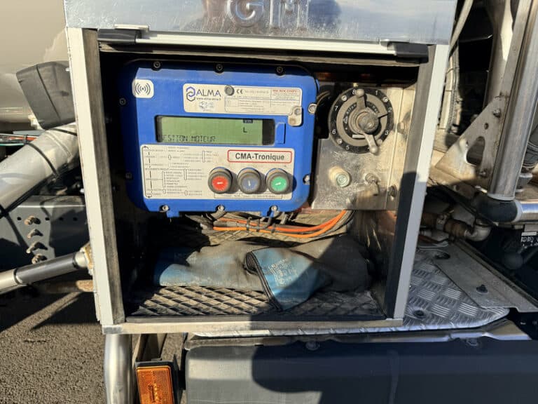 SCANIA P280 CITERNE HYDROCARBURES 14.000L
